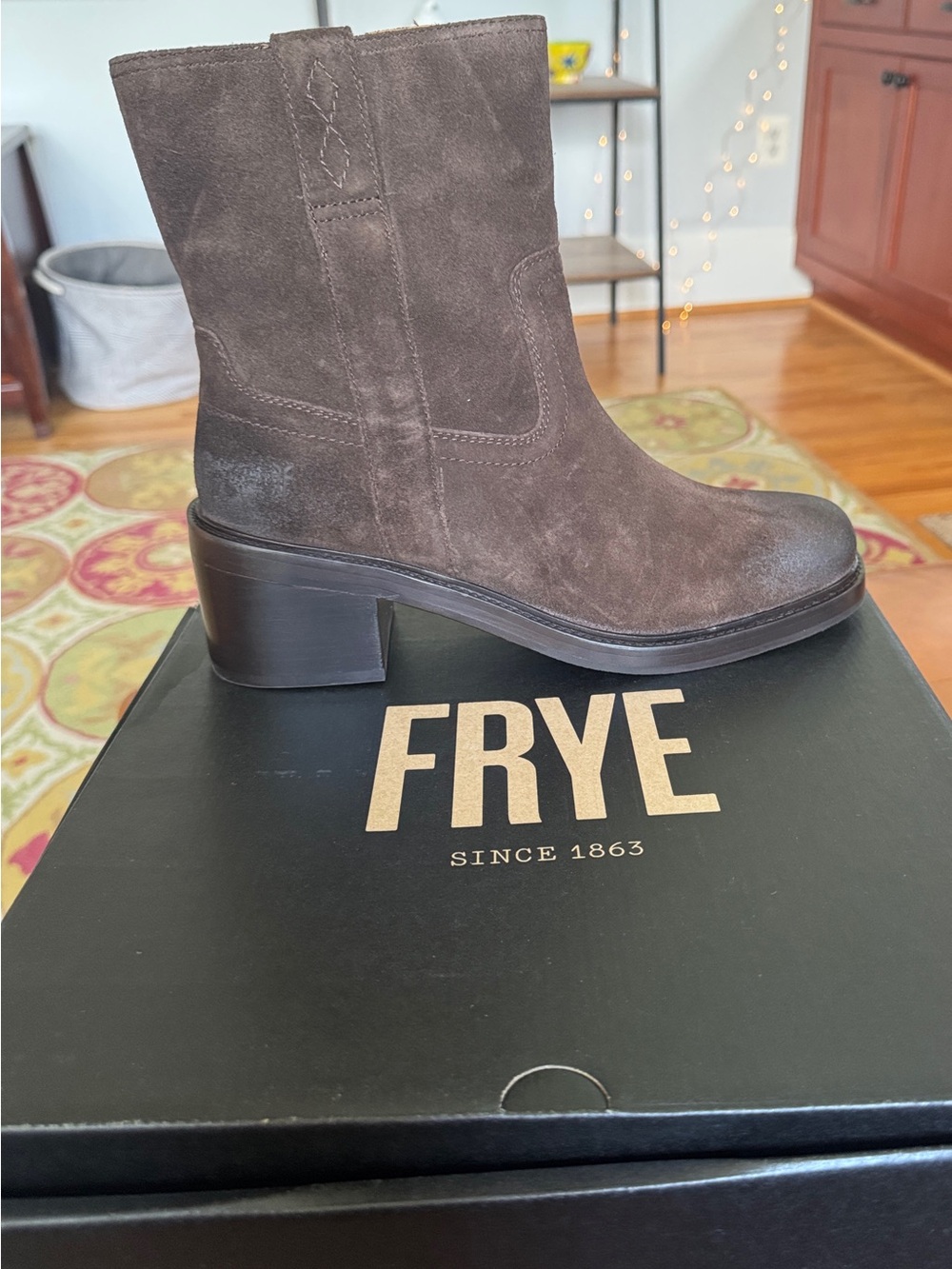 New in box Never worn. FRYE Dark Brown Suede Mid-Calf Block Heel Boot
